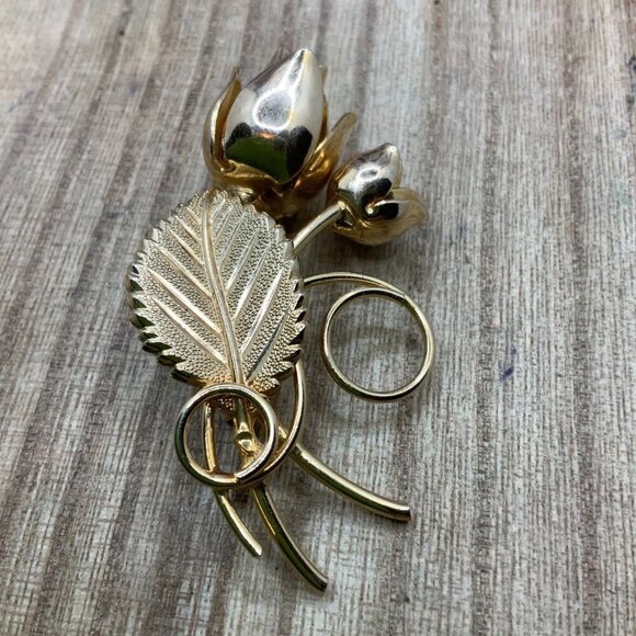 Double Roses Flower Leaf Gold Tone Vintage Brooch Pin - Picture 2 of 6
